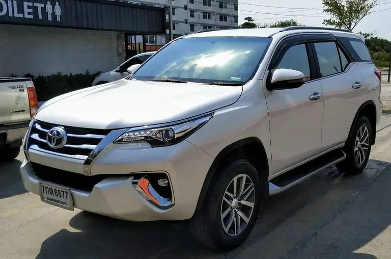 เช่ารถ 7 ที่นั่ง พร้อมคนขับ N2