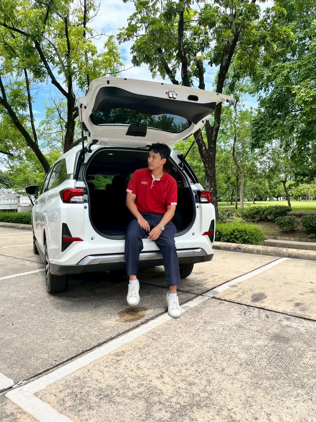 เช่ารถ 7 ที่นั่ง Toyota Veloz ราคาประหยัด