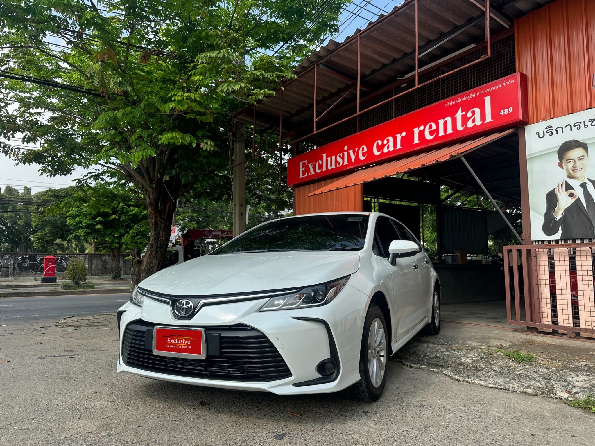 Toyota Altis 2025 是一款豪华高性能的轿车，既适合长途旅行，也适合城市通勤使用。