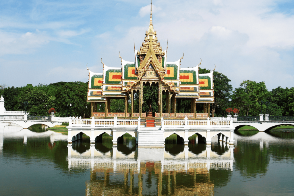 Bang Pa-In Palace – The beauty of Thai-Western architecture