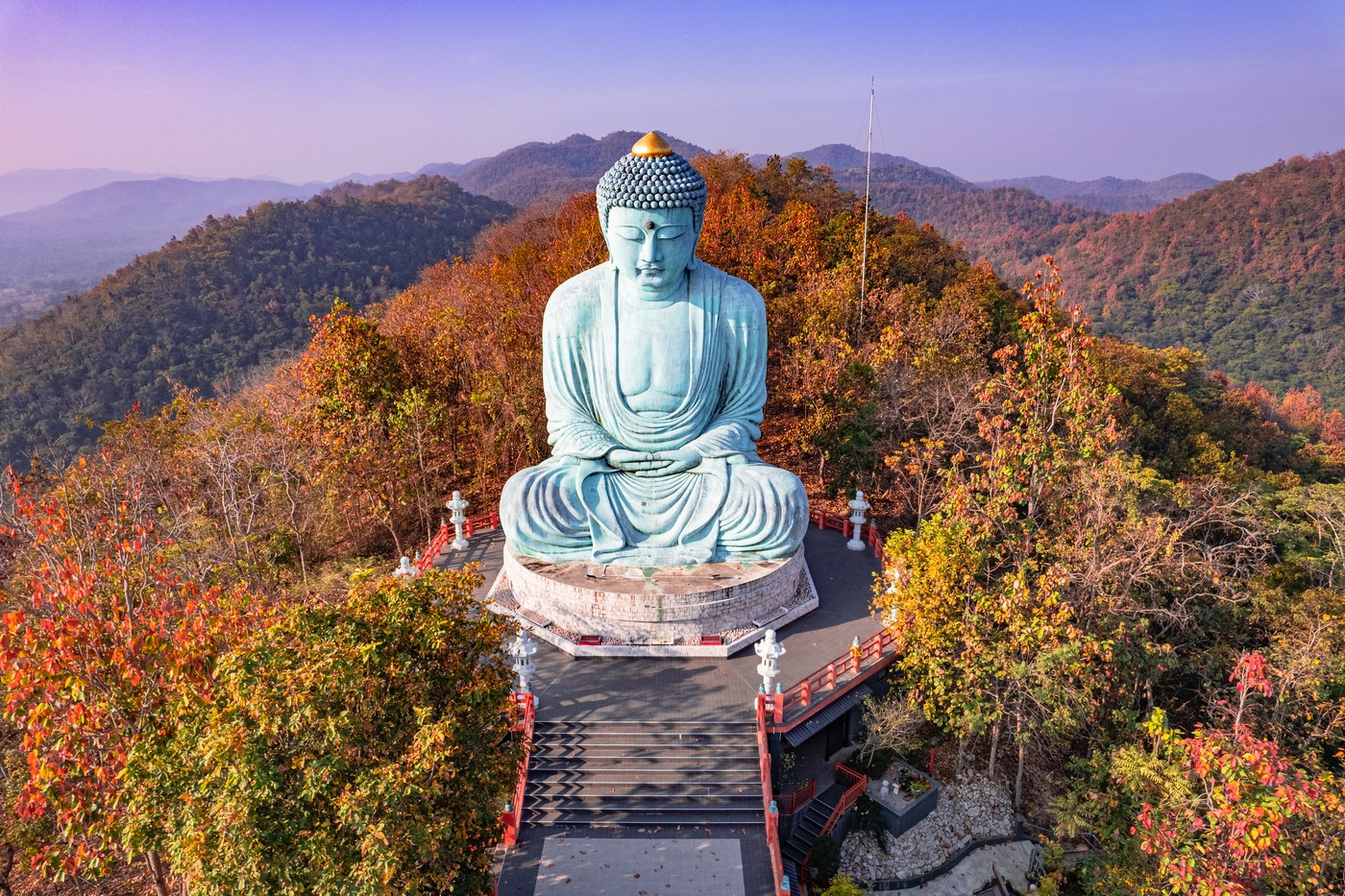 南邦府 帕禅山寺 (大佛之寺)