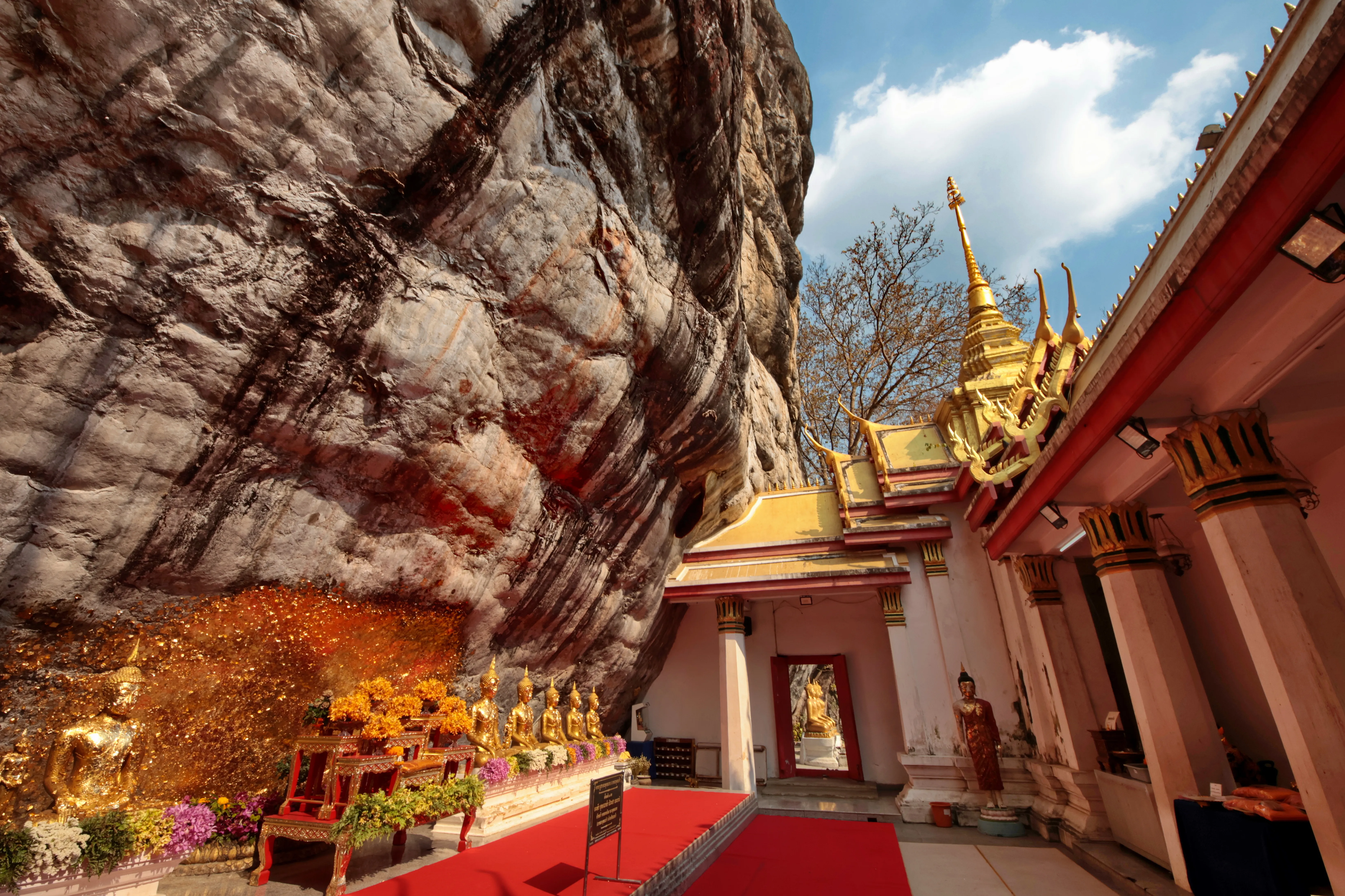 เช่ารถรังสิต เที่ยววัดพระพุทธฉาย จังหวัดสระบุรี