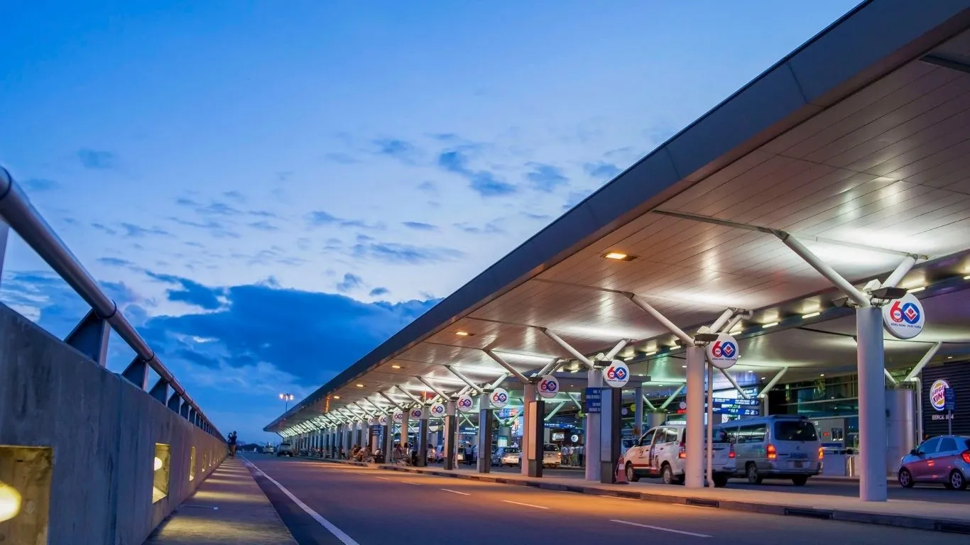 รถรับส่งสนามบิน