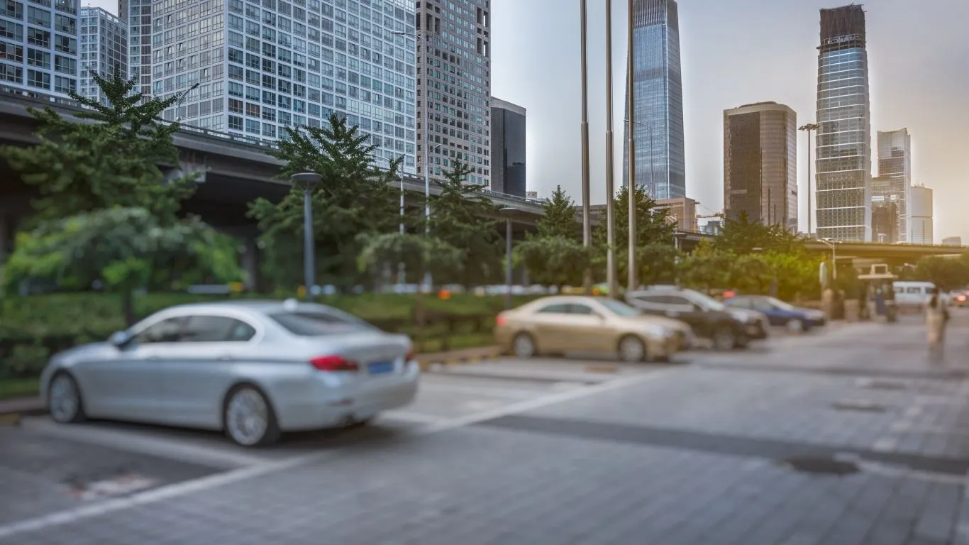 ความแตกต่างระหว่างการซื้อรถกับการเช่ารถระยะยาว