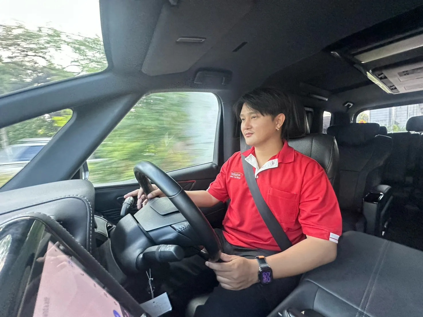 เช่ารถalphardพร้อมคนขับ คนขับสุภาพ บริการดี มีประสบการณ์