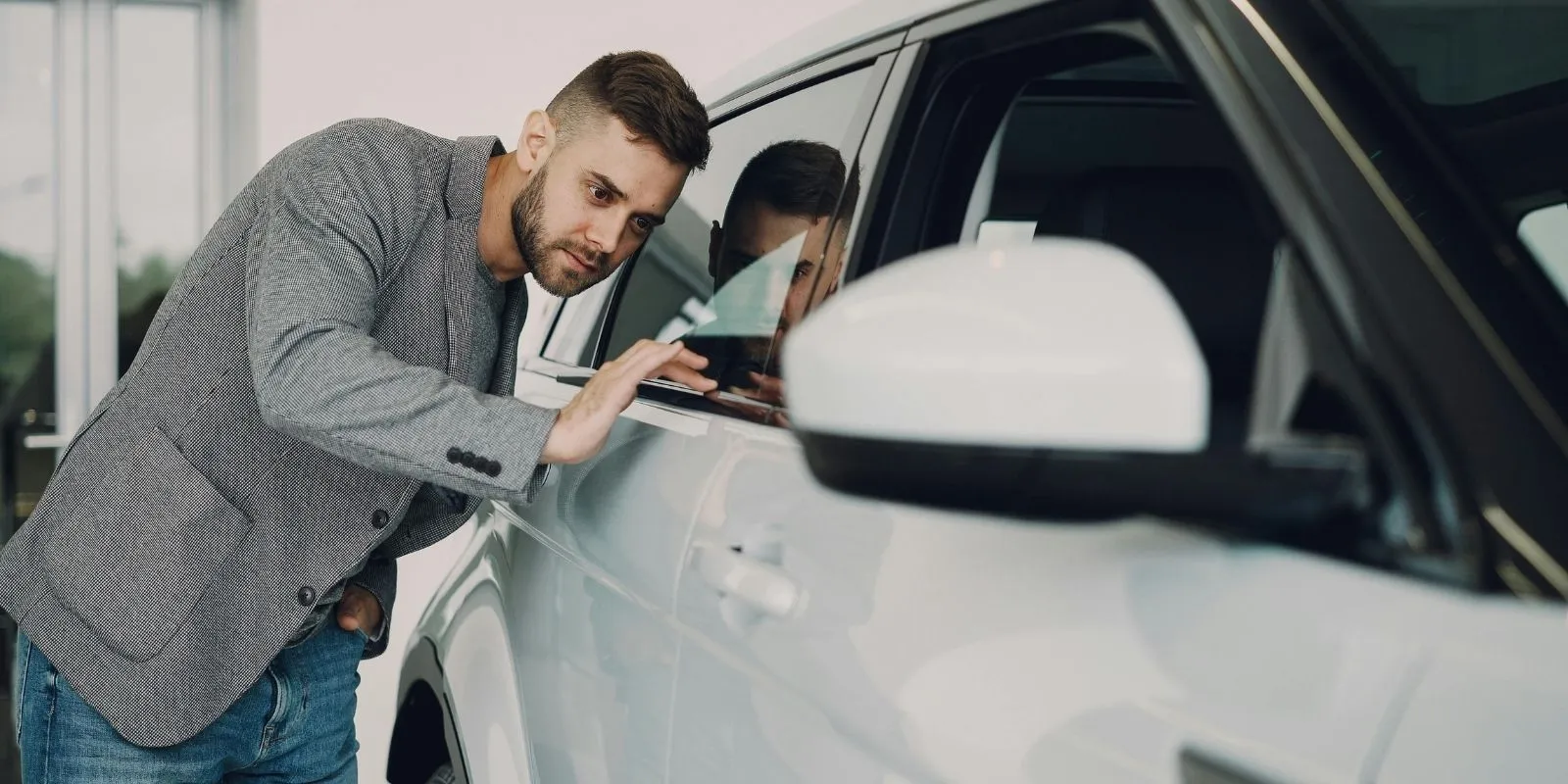 ตรวจสอบสภาพรถเช่าก่อนรับรถ