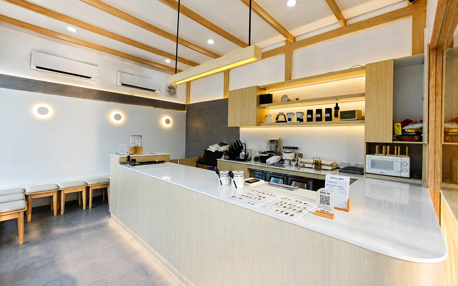 MOVE ON Coffee House