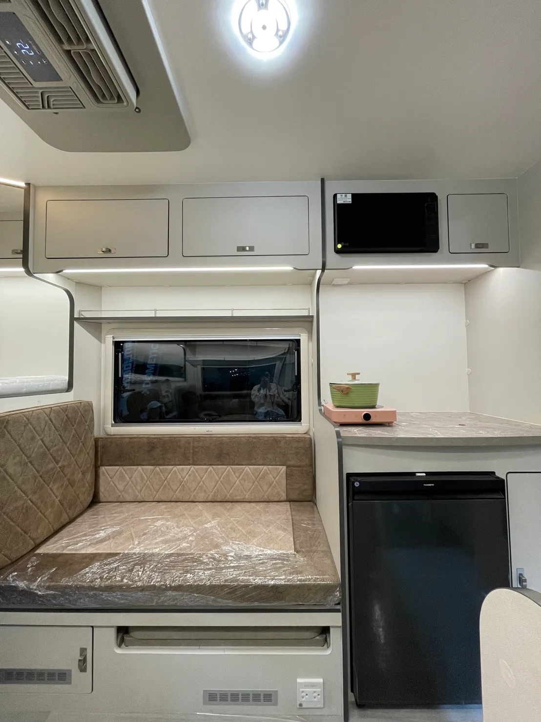 เครื่องปรับอากาศ DC 9,000 BTU